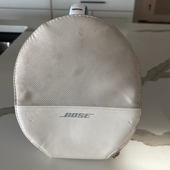 Bose Quiet Comfort Headphones - Picture 4 of 5